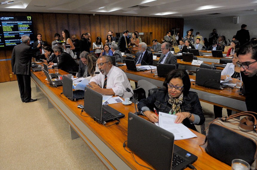 Trabalhador com câncer poderá ter estabilidade no emprego