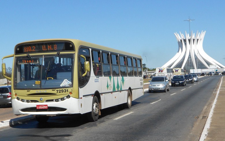 Horários de ônibus incompatíveis com o horário de saída do trabalhador geram horas in itinere