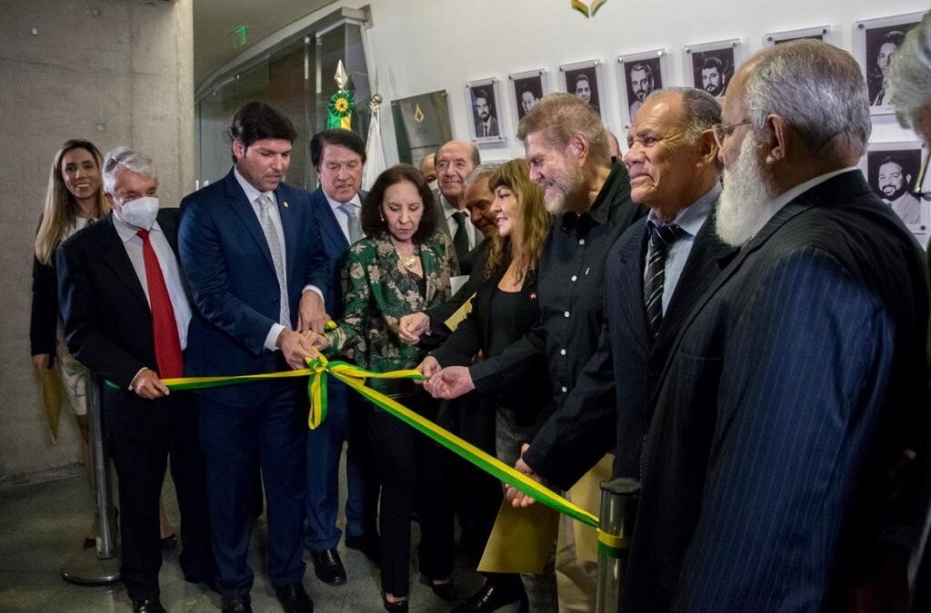 Câmara Legislativa inaugura galeria dos distritais que escreveram a Lei Orgânica do DF