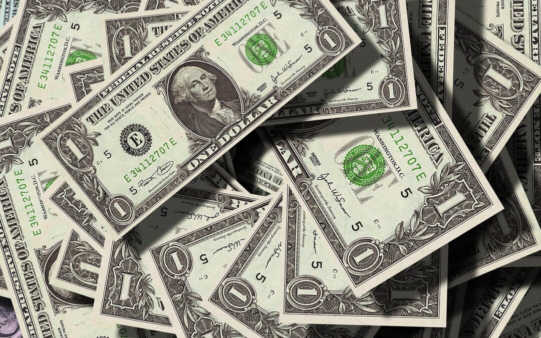 Dólar cai para R$ 4,95 e atinge menor valor em duas semanas